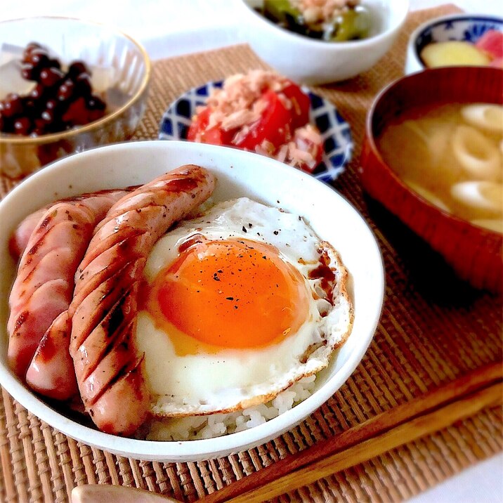 食欲そそるビジュアル 目玉焼きソーセージ丼 レシピ 作り方 By 藍沢さち 楽天レシピ 食欲そそるビジュアル 目玉焼きソーセージ丼 レシピ 作り方 By 藍沢さち 楽天レシピ